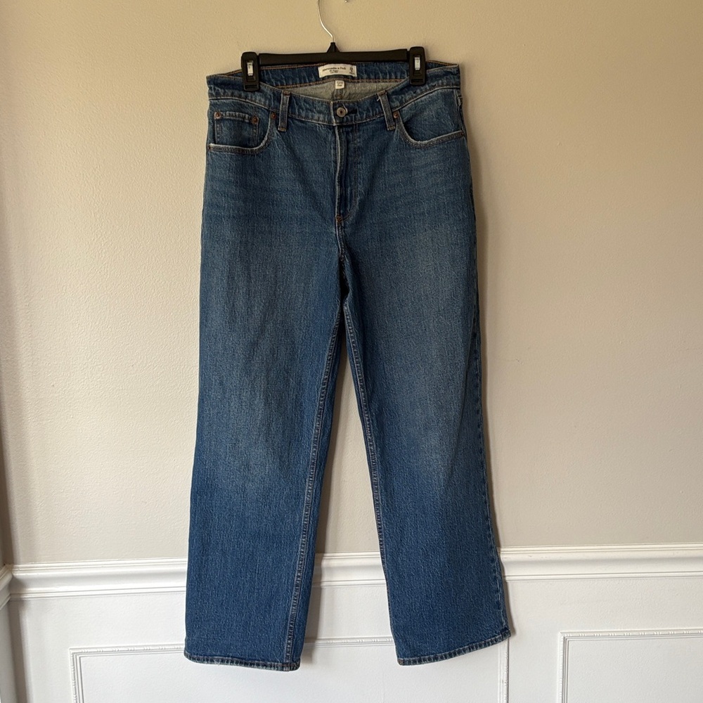 Abercrombie & Fitch Curve Love Liw Rise Baggy Jeans In 8 Short